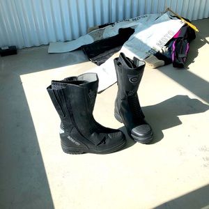 Daytona size 7 riding boots